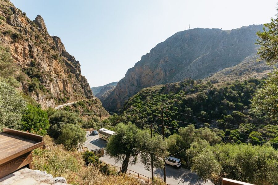 From Chania: Day Trip to Elafonisi Island Pink Sand Beach - Guides, drivers, and the value of a set schedule