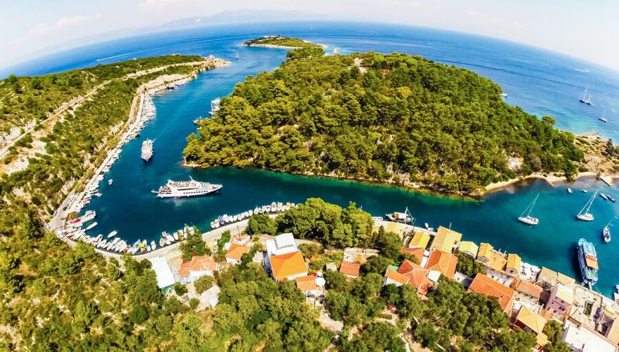 From Corfu: Day Cruise to Paxos, Antipaxos, and Blue Caves - The return sailing and onboard atmosphere