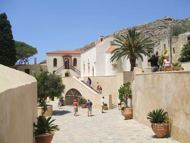 From Herakleion: Day Trip to Preveli Beach and Kourtaliotiko - The uphill walk back to the coach