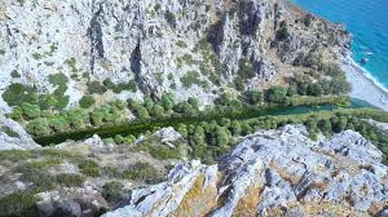 From Herakleion: Day Trip to Preveli Beach and Kourtaliotiko - Stops at Skaleta on the road