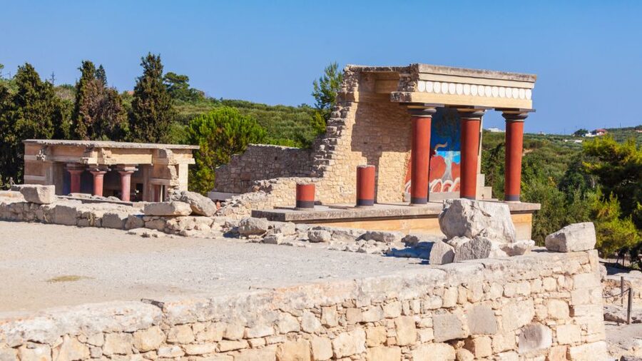 From Heraklion: Historical Center City Tour & Knossos Palace - At Knossos Palace, the guide earns the ticket price