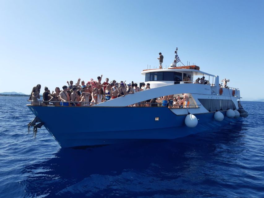 From Lefkimmi: Corfu, Kavos Party Booze Cruise - What kind of cruise this really is