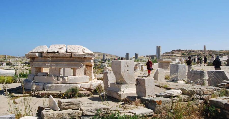 From Paros: Delos and Mykonos Full-Day Boat Trip - Do you need a guide at Delos?