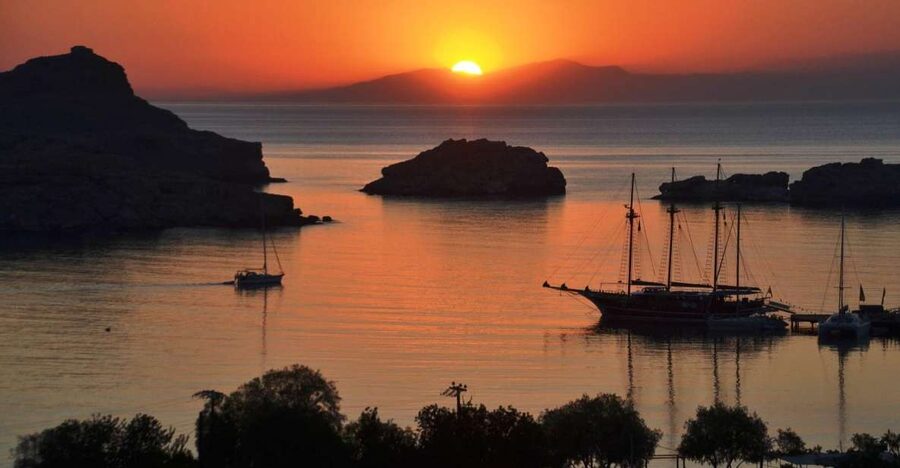 From Rhodes City: Evening Bus Trip To Lindos - Key points at a glance