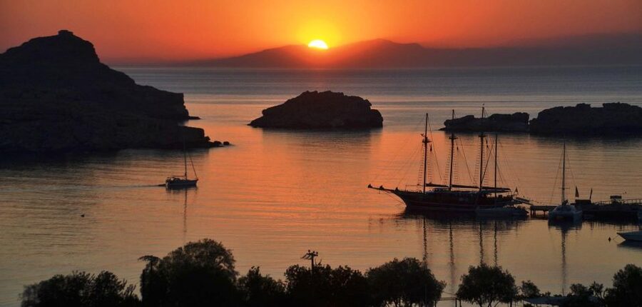 From Rhodes City: Evening Bus Trip To Lindos - The Acropolis: a timing gamble worth understanding