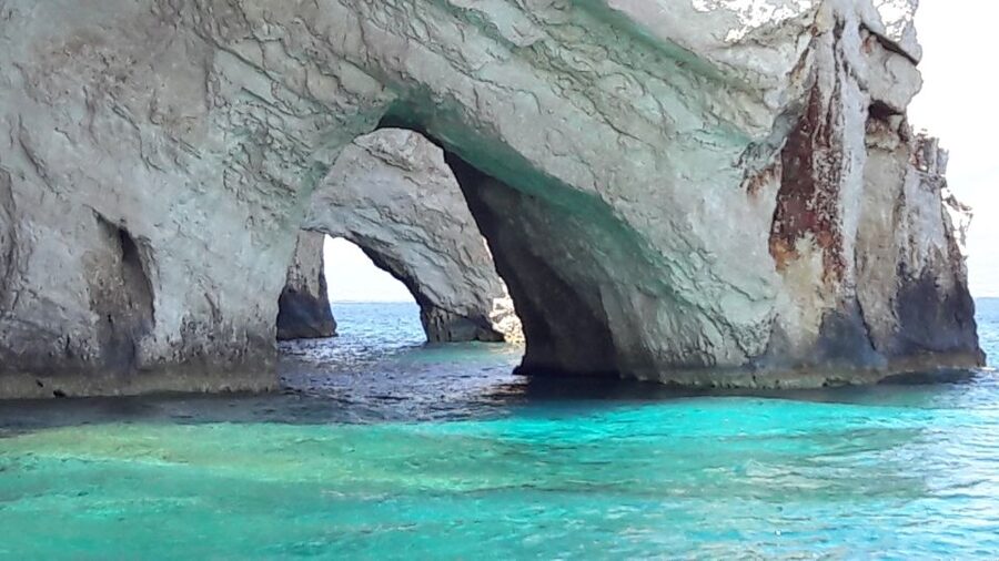 From St.Nikolaos: Boat Cruise to Navagio Beach & Blue Caves - Shared boat or private group?