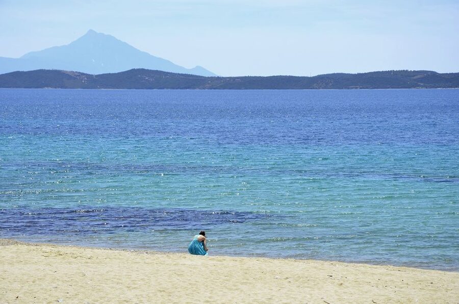 From Thessaloniki: Halkidiki Blue Lagoon Cruise - The pirate ship and the day’s rhythm