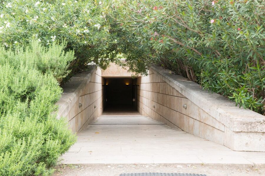 From Thessaloniki: Vergina & Veria Half-Day Tour - Beneath the Tumulus at Vergina