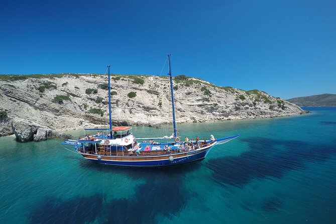 Full Day 3-Island Boat Cruise from Port of Kos - Comfort, shade, and the reality of a shared boat