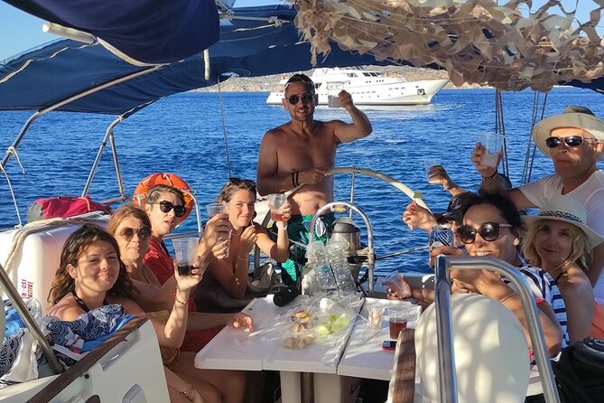 Full day sailing cruise on the West side of Milos island - Why this Milos sailing day is worth your time