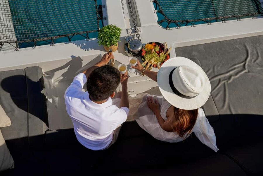 Heraklion: Dia Island Catamaran Cruise with Dinner and Wine - Key points at a glance