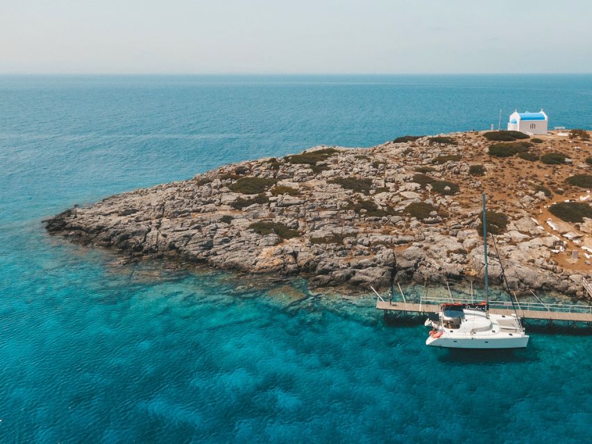 Heraklion: Dia Island Catamaran Cruise with Dinner and Wine - Dinner served as the sun begins to drop