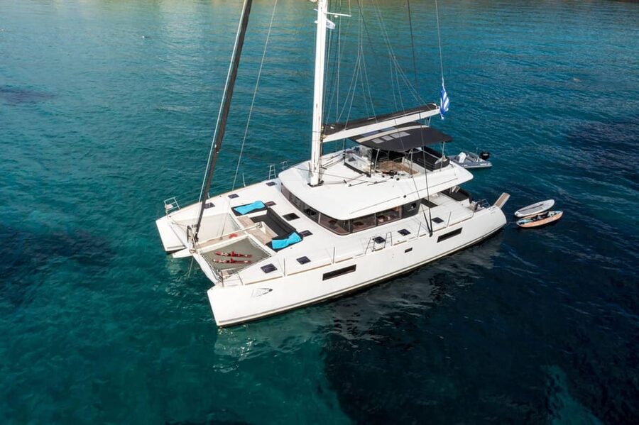 Heraklion: Dia Island Luxury Catamaran Cruise with Meal - Hotel transfers from Heraklion and beyond