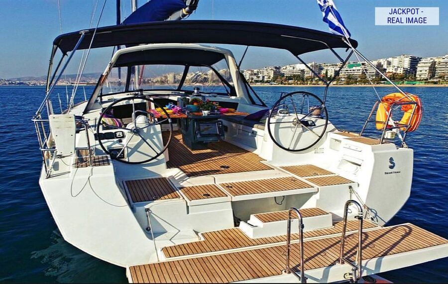 Heraklion: Dia Island Luxury Sailing Trip with Meal & Drinks - Who will enjoy this sailing trip most?