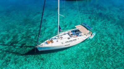 Dia Island Sailboat Cruise with Swimming and Meal