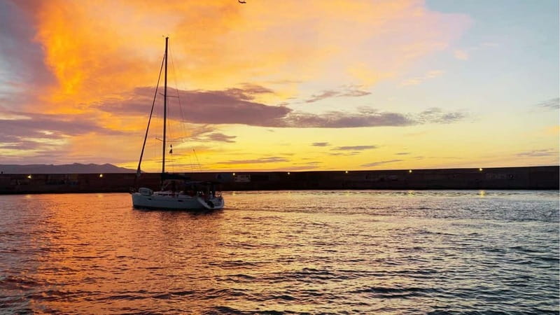 Heraklion: Dia Island Sunset Boat Tour with Dinner - What the $77 price really buys you