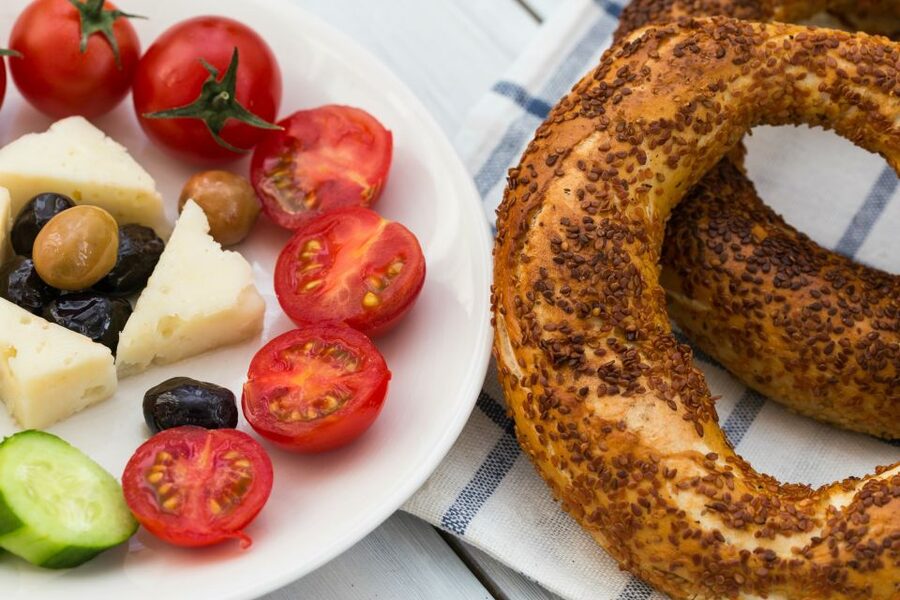Heraklion: Food Tastings Walking Tour - Heraklion’s market and the basics of the Cretan table