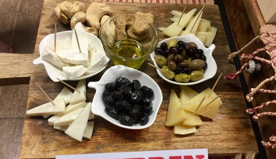 Heraklion: Food Tastings Walking Tour - Finishing near Rocca a Mare Fortress