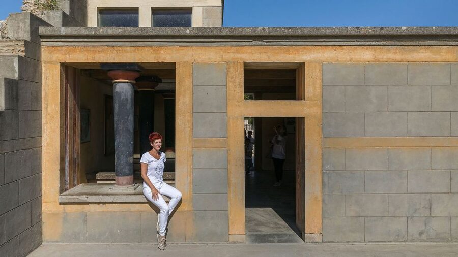 Heraklion: Knossos Private Guided Tour & Skip-the-Line Entry - The throne of Minos and the royal rooms