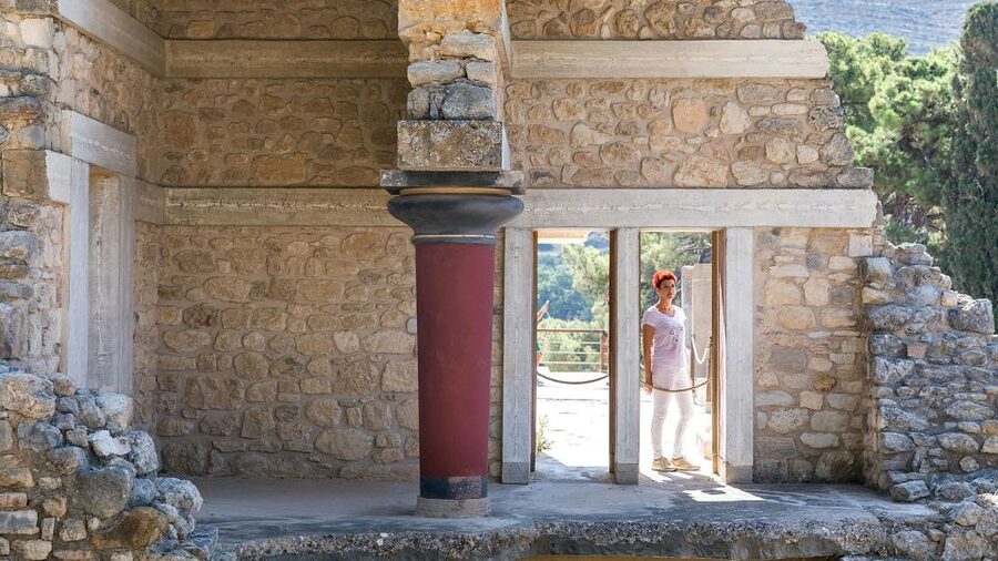 Heraklion: Knossos Private Guided Tour & Skip-the-Line Entry - Getting ready for sun, stone, and crowds