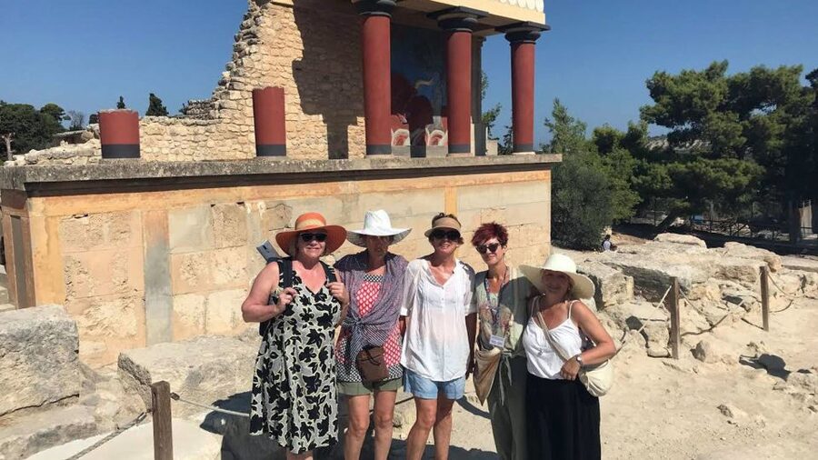 Heraklion: Knossos Private Guided Tour & Skip-the-Line Entry - Meeting your guide at the Knossos ticket booth