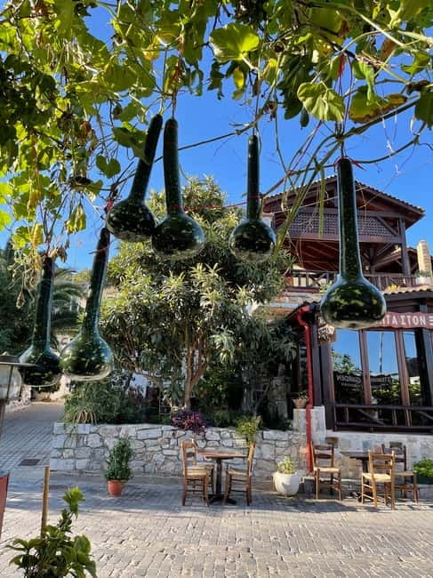 Heraklion: Knossos, Zeus, Villages & Olive Oil Factory Tour - Mochos and Krasi, two very different village pauses