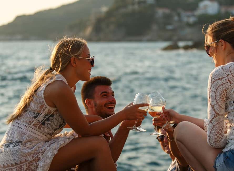 Heraklion Luxury Catamaran Dia Isla -Gourmet Lunch Top Rated - Who will enjoy this Dia Island cruise most