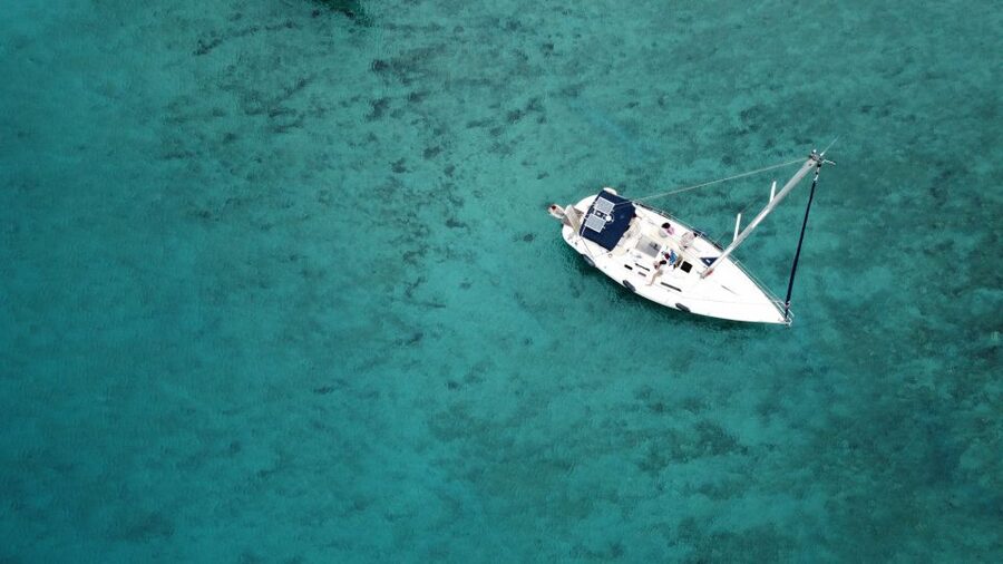 Heraklion: Private Full-Day Sailing Trip to Dia Island - Lunch, wine, and the fruit-only option