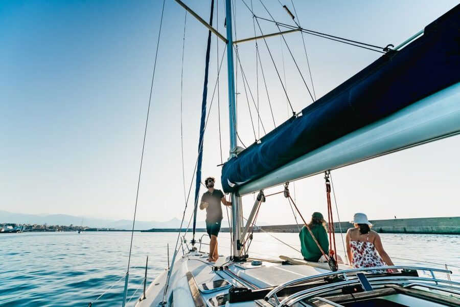 Heraklion: Sailboat Cruise to Dia Island with Drinks & Lunch - Lunch, drinks, and the practical value of the fare