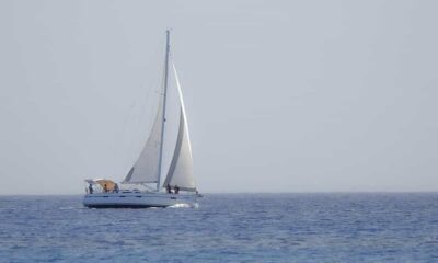 Sailing Cruise to Dia Island with Drinks and Meal