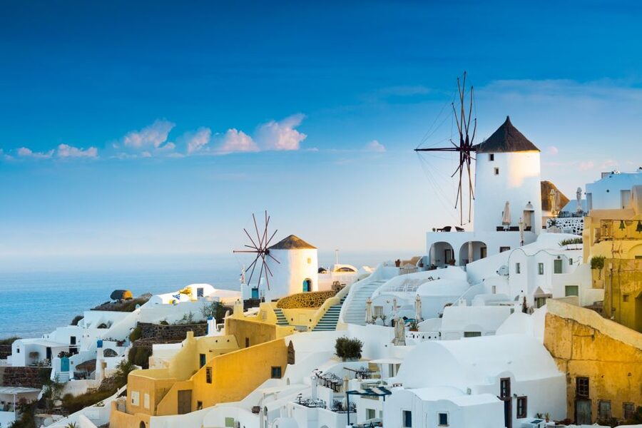 Heraklion: Santorini Day Trip with Boat Transfer & Oia Visit - How the guide and languages affect the day