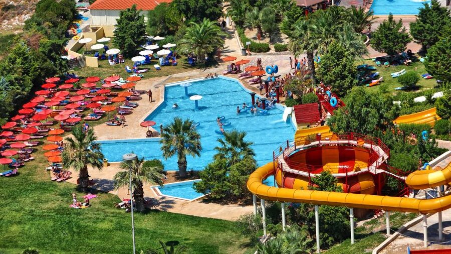 Heraklion: WaterCity Waterpark Day Pass - Starting with the slides and pools