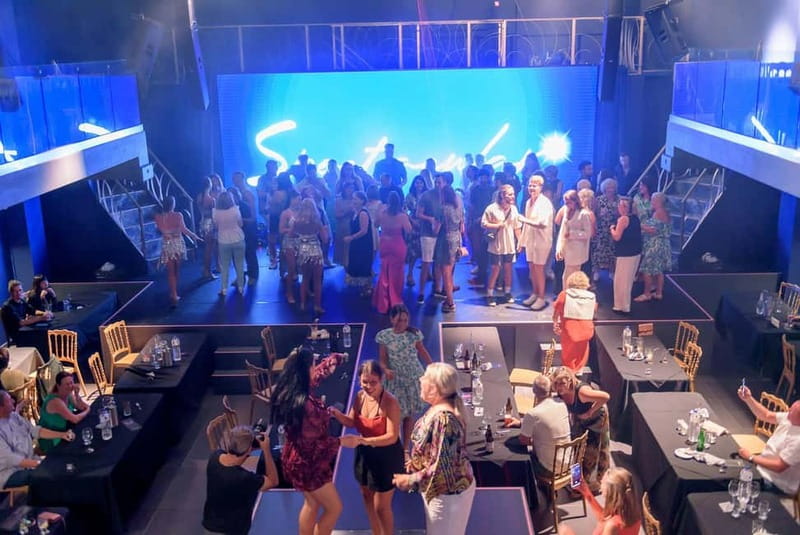 Hersonissos: Alar Spectacular Dinner Show - Lasers, LED visuals, and the room itself