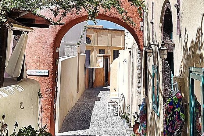 Highlights of Santorini - Perivolos and the volcanic coast