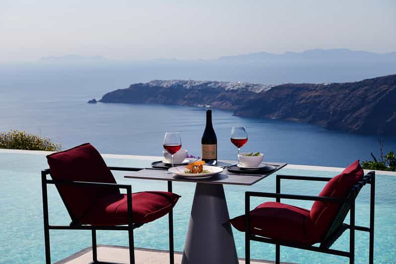 Imerovigli: Premium Wine Tasting with Caldera and Sea Views - Walking through the kouloura vineyard