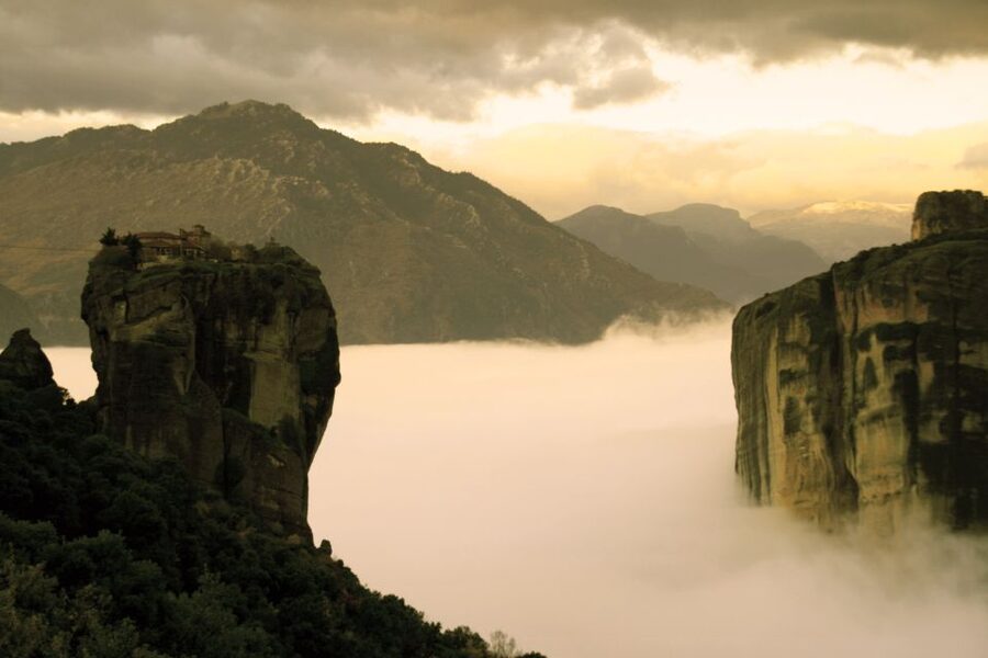 Kalabaka: Meteora Monasteries Minibus Tour with Photo Stops - Key points at a glance