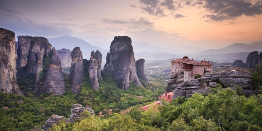 Kalabaka: Meteora Monasteries Minibus Tour with Photo Stops - Starting at Kalampaka Train Station