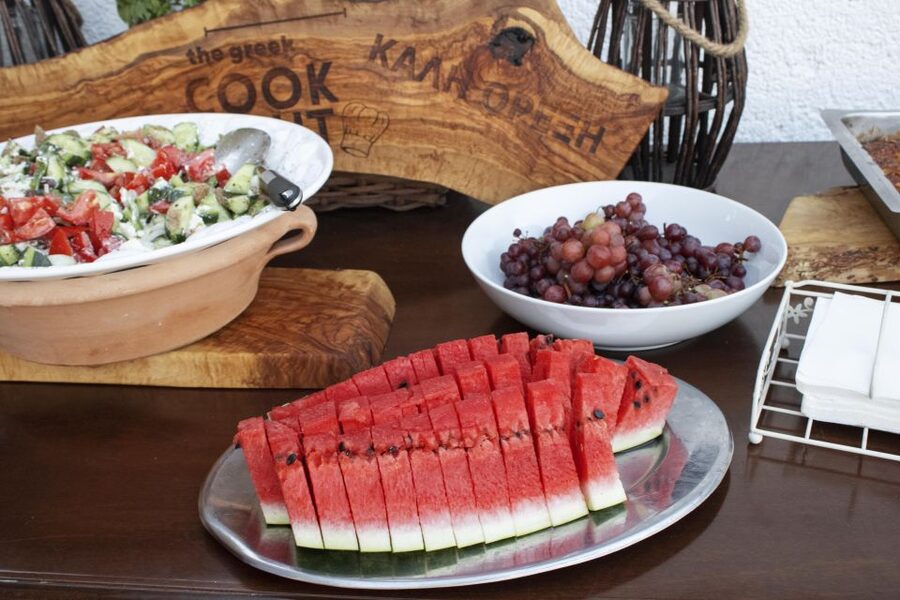 Kissamos: Greek Night with Buffet Dinner and Plate Smashing - Who will enjoy this Greek night most?