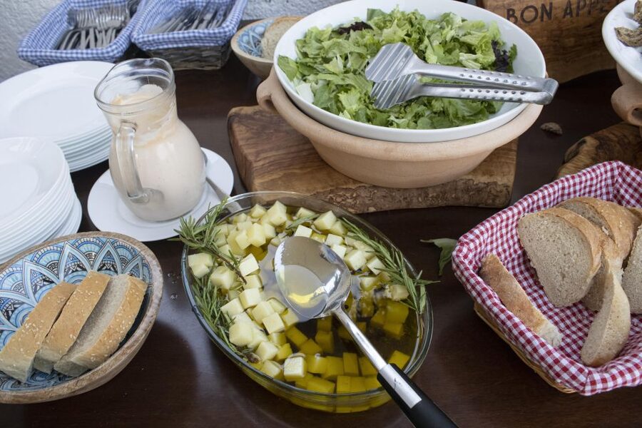 Kissamos: Greek Night with Buffet Dinner and Plate Smashing - Starting with Cretan beer and wine at 6 PM