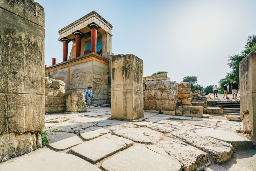 Knossos: Knossos Palace Skip-the-Line Guided Walking Tour - Adding the Heraklion Archaeological Museum