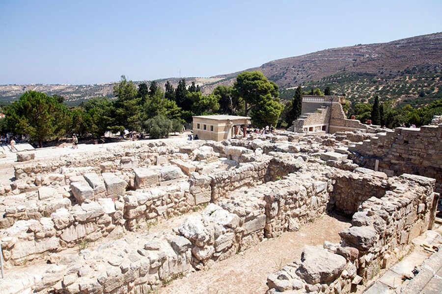Knossos Palace guided tour - Heraklion City tour + market - Final verdict: convenient, useful, but not leisurely