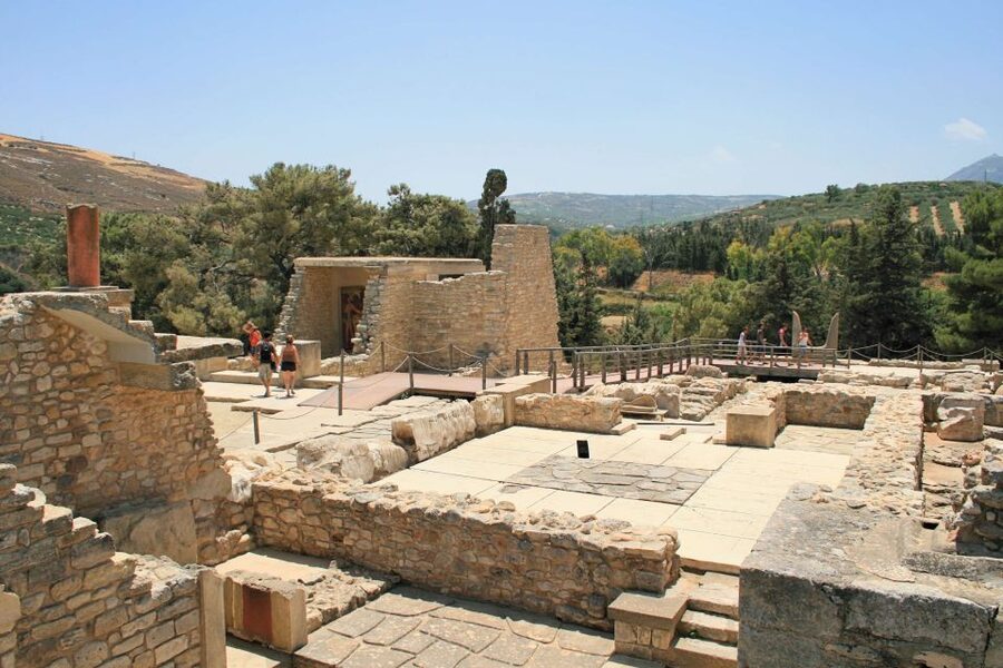 Knossos Palace guided tour - Heraklion City tour + market - The Patsides farm stop