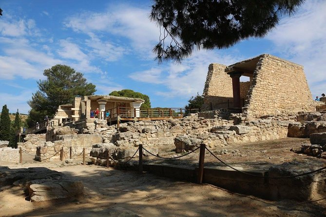 Knossos Palace Guided Walking Tour - Myth, archaeology, and the Minotaur