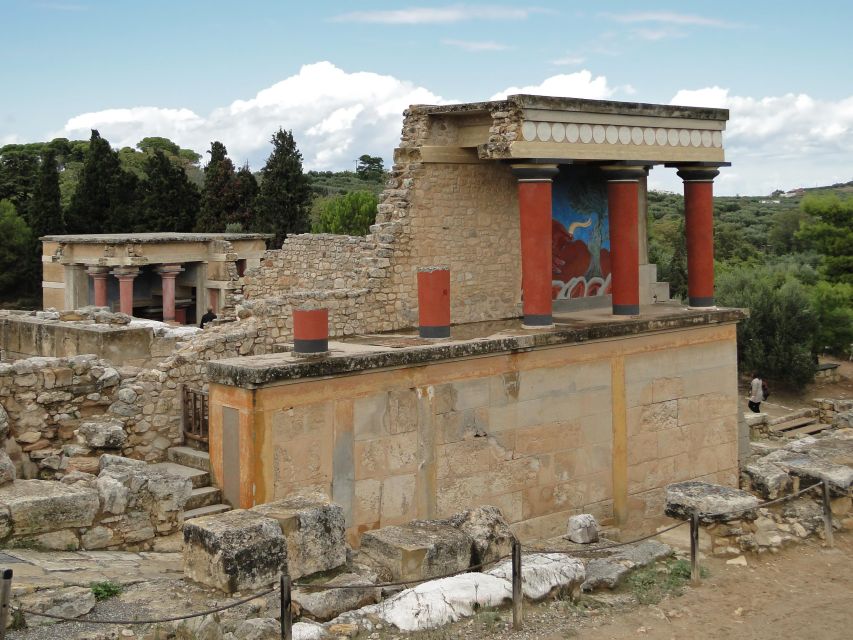 Knossos Palace & Heraklion Full-Day Tour from Chania Area - From the ruins to Heraklion’s Archaeological Museum