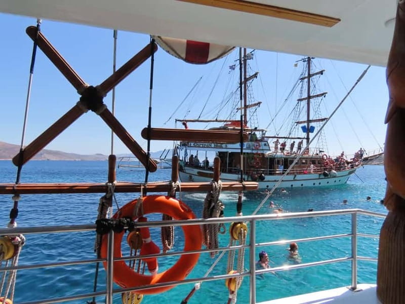 Kos : 3-Island Wooden Ship Cruise w/ Lunch on Captain Hook - Food, drinks, music, and the mood onboard