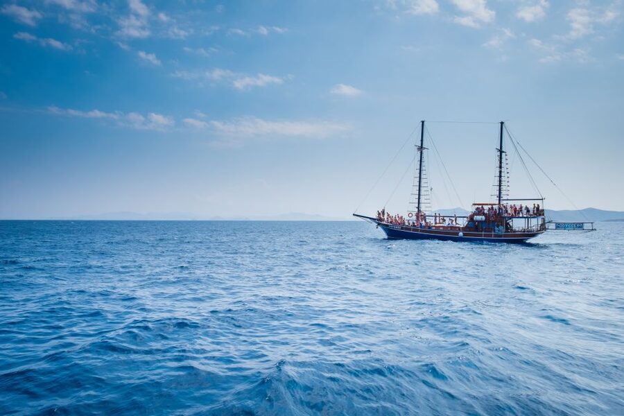 Kos Town: Kalymnos & Pserimos Day Cruise & Optional Transfer - Comfort, crowds, and choosing your place onboard