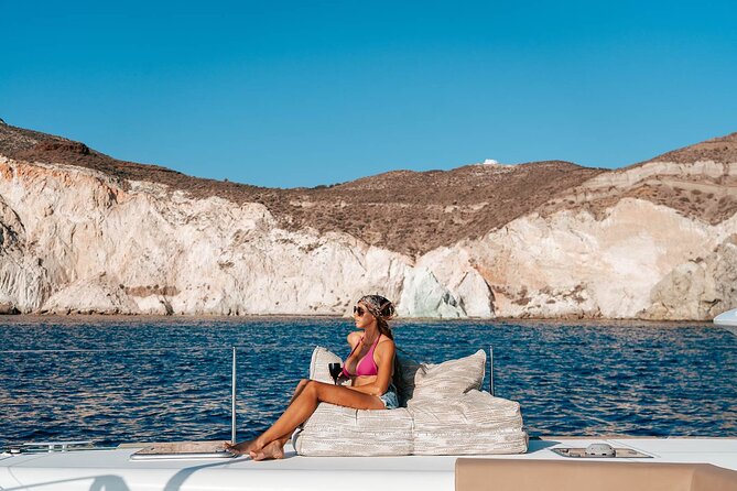 Luxury Santorini Catamaran Cruise: Lunch, BBQ, Drinks, Transfers - The return gives you the best caldera views