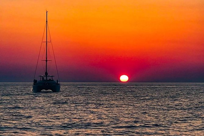 Luxury Small-Group Catamaran Cruise with BBQ, Open bar & Transfer - Why this catamaran cruise works so well