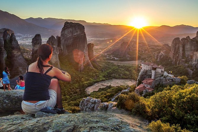 Majestic Sunset Meteora Tour with Local Guide - Why this sunset tour works well