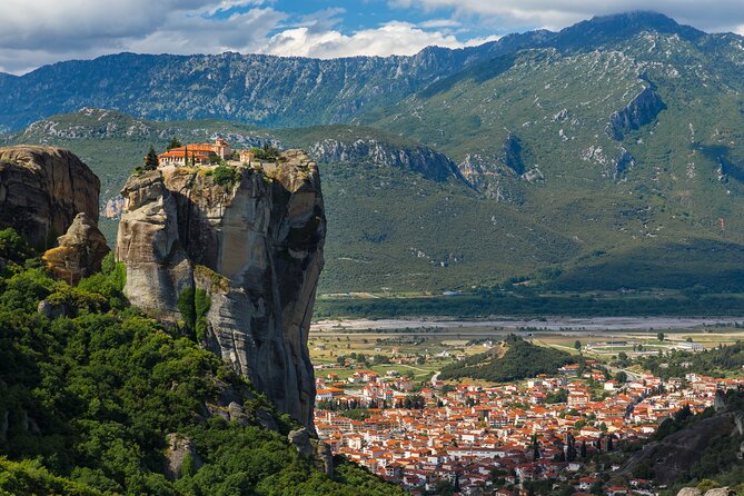 Meteora Day Trip with central Pick up & optional Lunch - Who should book this Meteora day trip